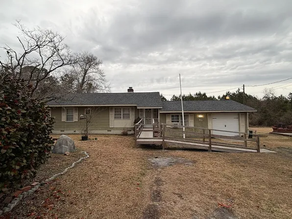 852 Chatham St, Newport, NC 28570