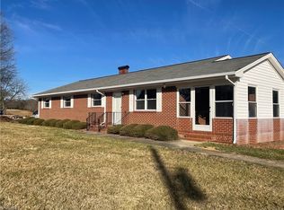 5961 Hedgecock Rd, Kernersville, NC 27284