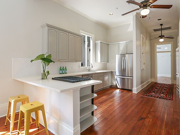 4th image of 3605 Laurel St