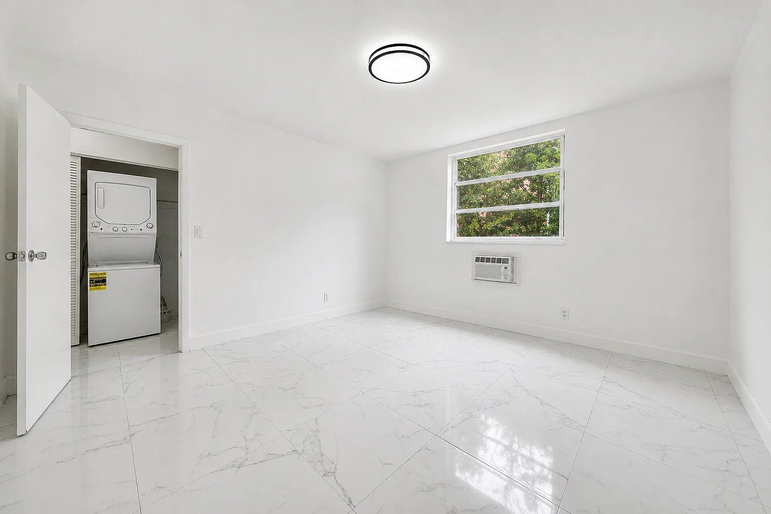 2 bed, 630 sqft, $2,500 — Photo 2