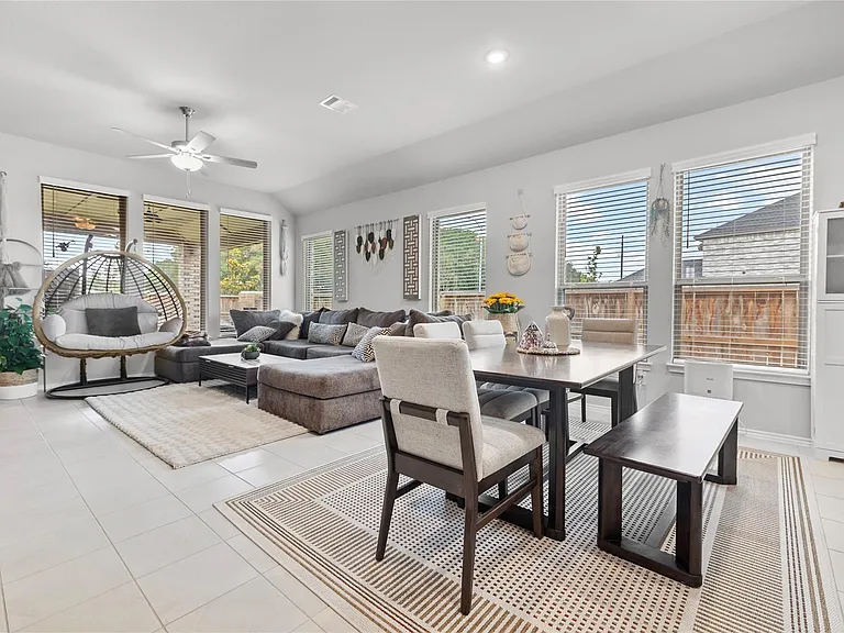 8727 Gleaming Village Way — Photo 13
