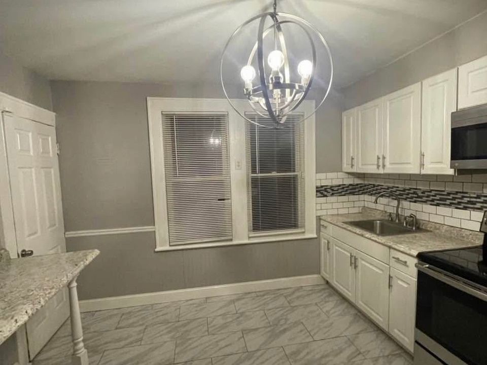 1st image of 28 Higgins Ave