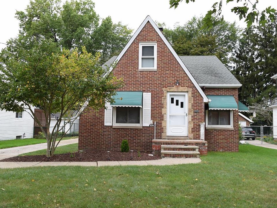 1st image of 4246 W 196th St