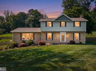 715 Meadowview Dr, Red Lion, PA 17356