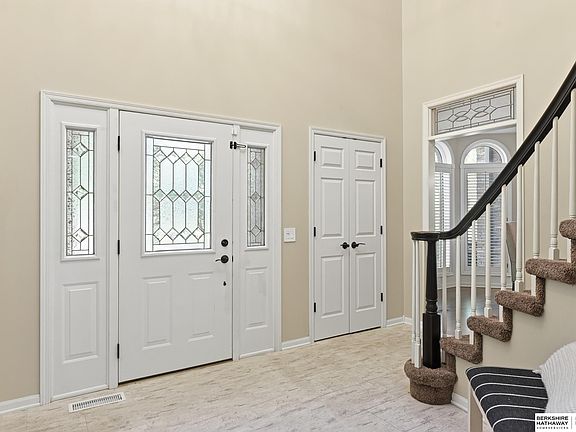 5th image of 1024 Stone Creek Dr