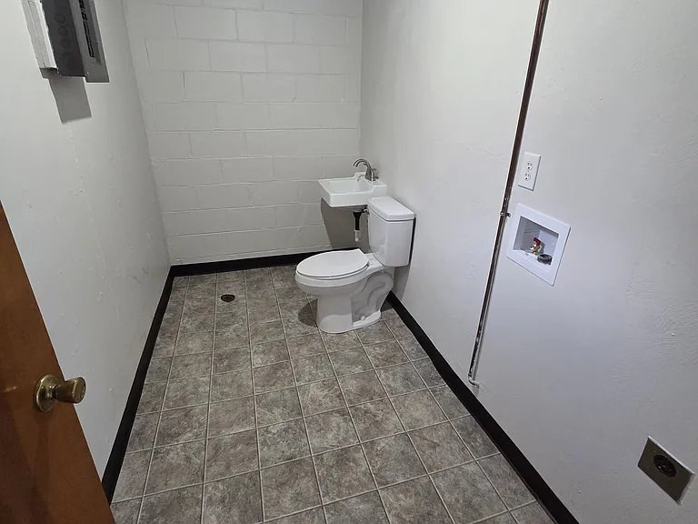 304 S 6th St — Photo 10