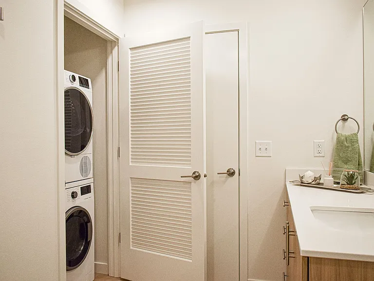 VESPR Apartments — Photo 12
