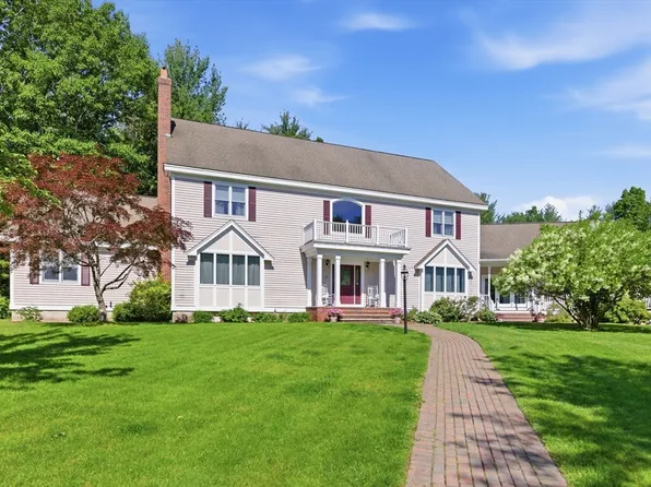 15 Long Pasture Rd, North Andover, MA 01845