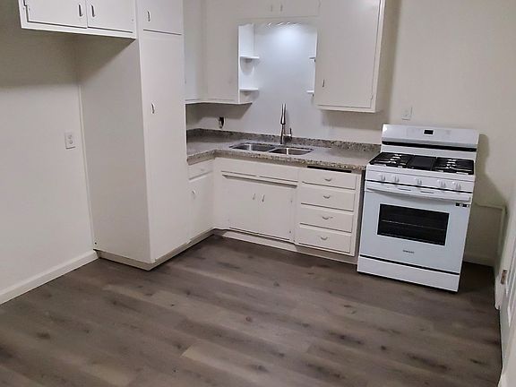 2nd image of 25426 Van Leuven St