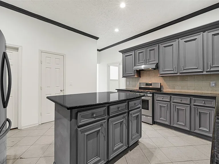 10535 Emnora Ln — Photo 6