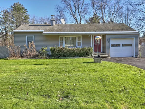 8836 Gaskin Rd, Clay, NY 13041