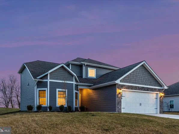 10026 Roulette Dr, Hagerstown, MD 21740