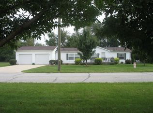 915 Walkerton Trl, Walkerton, IN 46574