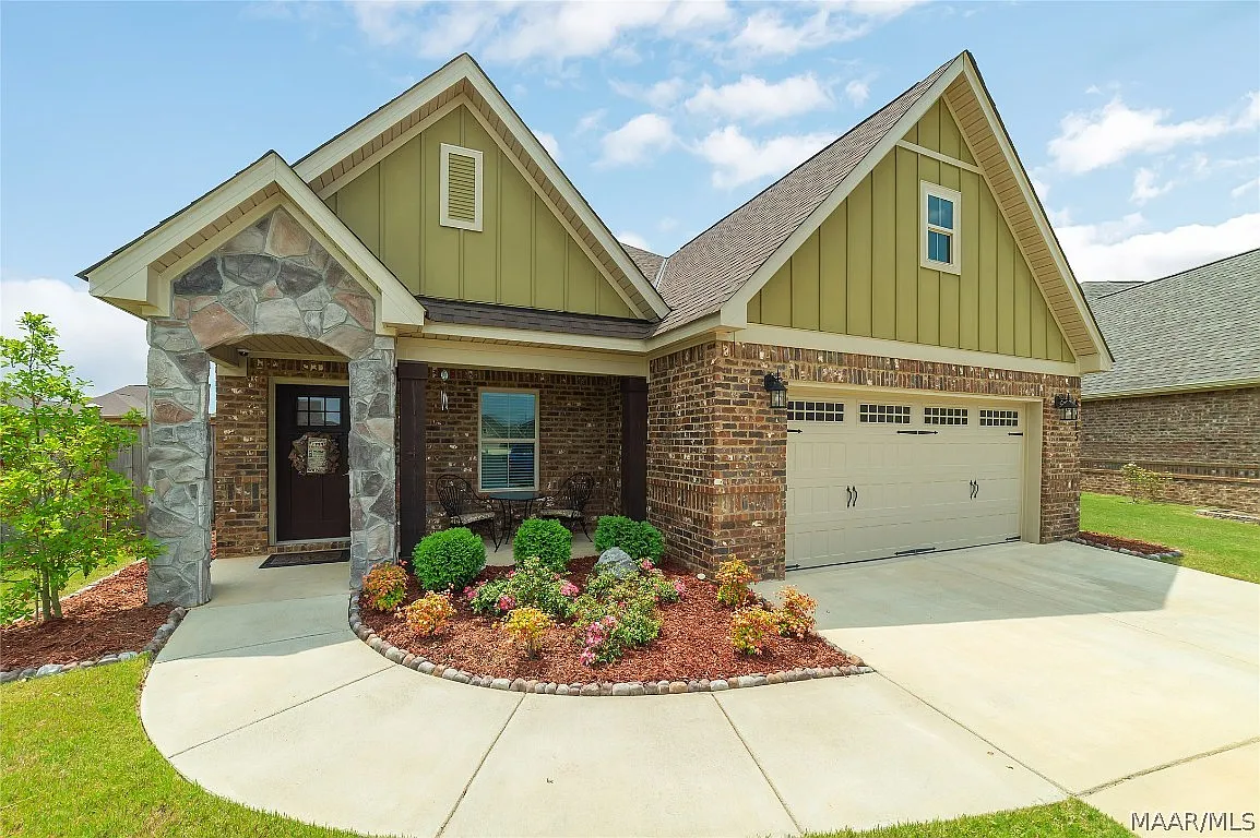 4 bed, 2.0 bath, 2191 sqft, $2,100 — Photo 3