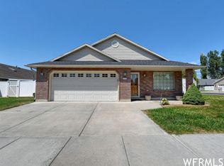 874 W 1680 N, Clinton, UT 84015