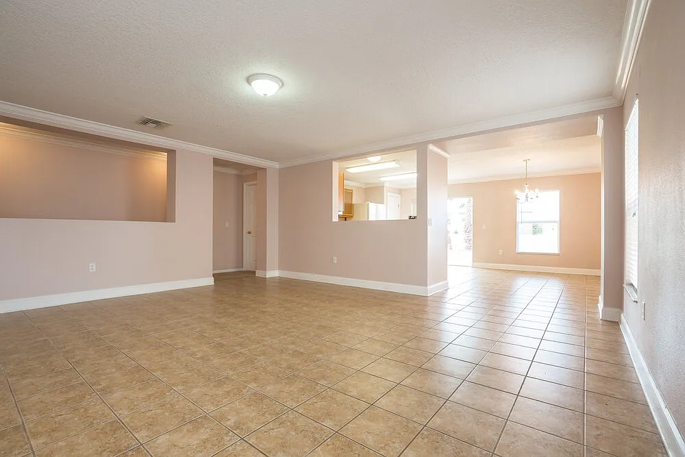 3 bed, 2.0 bath, 1655 sqft, $2,230 — Photo 4
