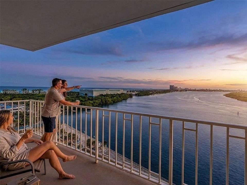 1st image of 500 Bayview Dr APT 1132