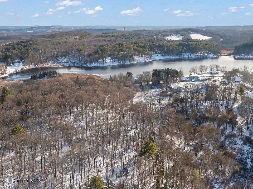 2nd image of 605 Green Lake Road