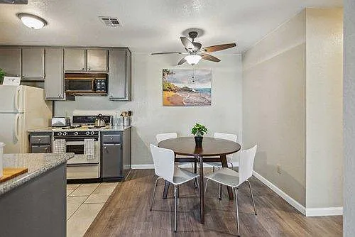 Ridgecrest Landing Apartment Homes — Photo 6