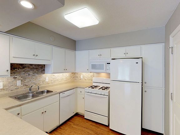 3rd image of 199 S McLean Blvd APT 2
