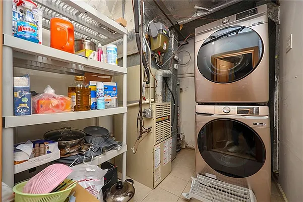 Sold by Momentum Real Estate LLC | media 20