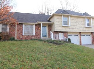 10137 Barton St, Overland Park, KS 66214