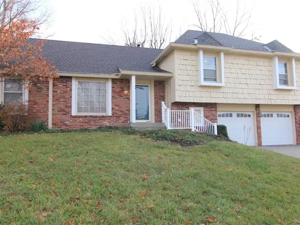 10137 Barton St, Overland Park, KS 66214
