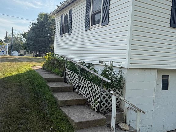 2nd image of 104 Atlantic Ave S