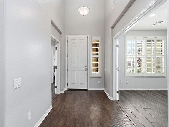 5th image of 3546 E Ivanhoe St