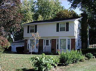 2nd image of 1060 Woodview Dr