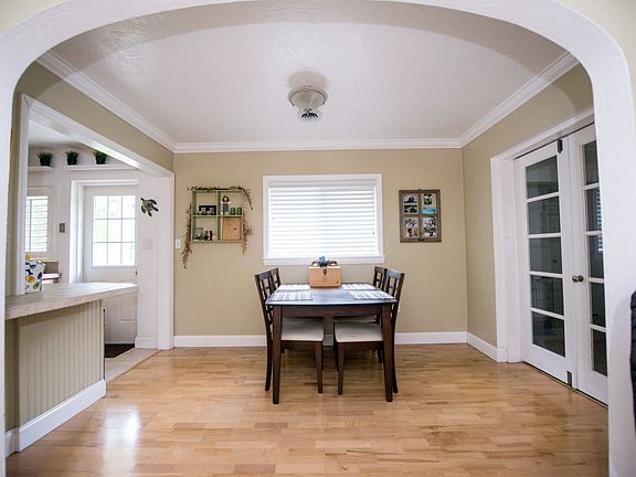 5th image of 818 Wessex Pl