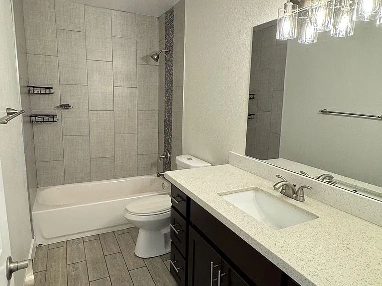 366 N Delaware St — Photo 4