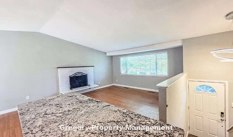 17606 Brook Blvd — Photo 6