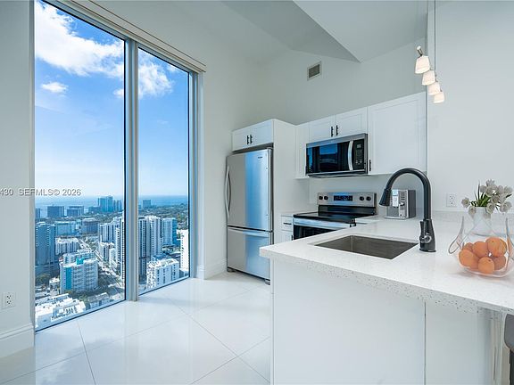 2nd image of 185 SW 7th St APT 4412
