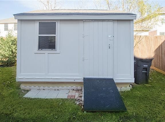 4th image of 4505 Mountain Oak St