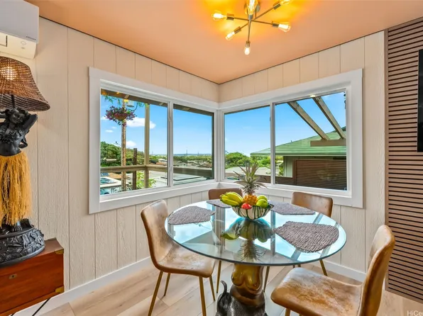 1358 Makaikoa St, Honolulu, HI 96821