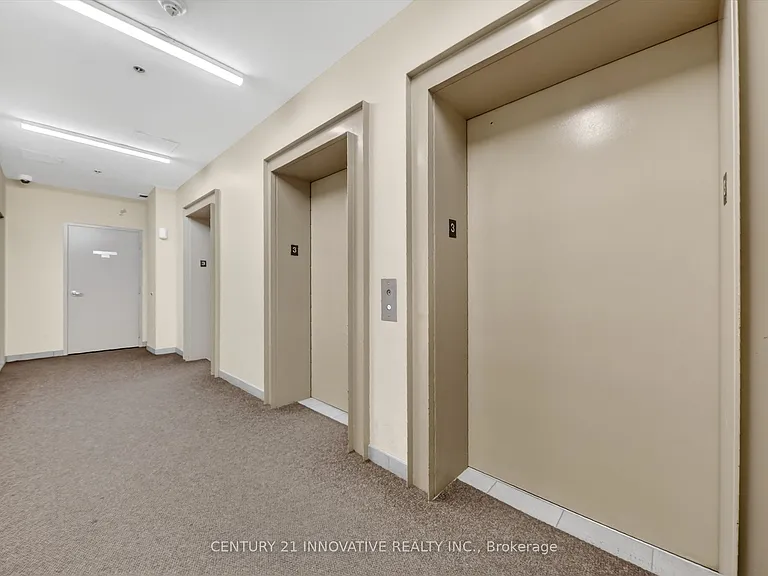 36 Lee Centre Dr #Townhouse 307 — Photo 7