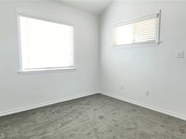 1675 Gramercy Ave — Photo 17