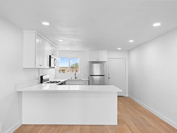 2nd image of 1635 W Civic Center Dr #4
