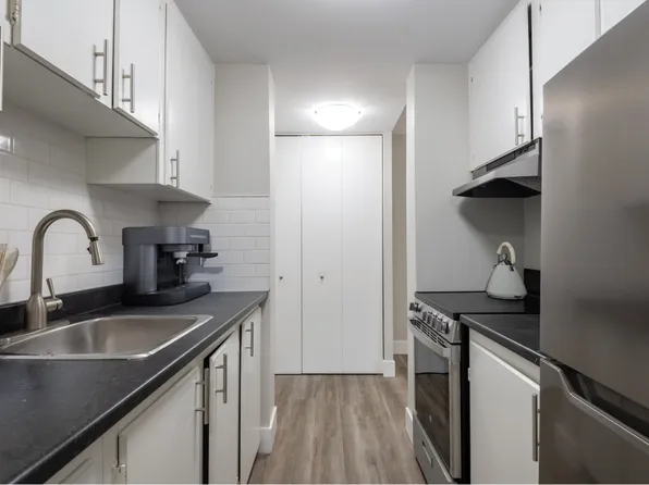 63 Main Ave, Halifax, NS B3M 1A4