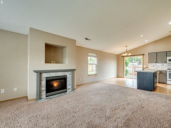 3rd image of 15804 NE 91st St