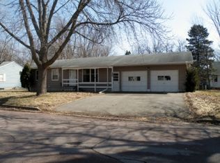 617 Western Ave, Windom, MN 56101