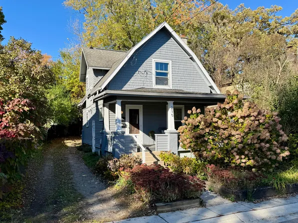 215 Bucholz Ct, Ann Arbor, MI 48103