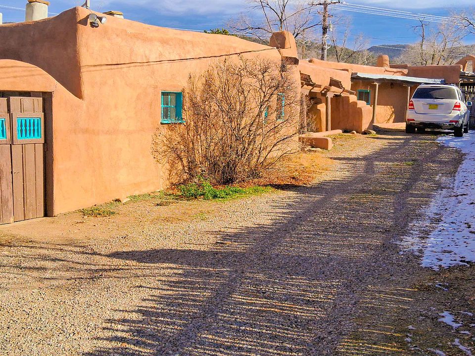 1st image of 147 E Camino Abajo De La Loma