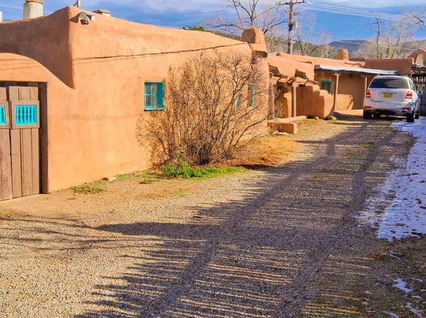 147 E Camino Abajo De La Loma, Ranchos De Taos, NM 87557