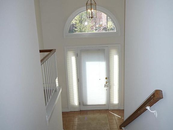 2nd image of 10124 Turnberry Pl
