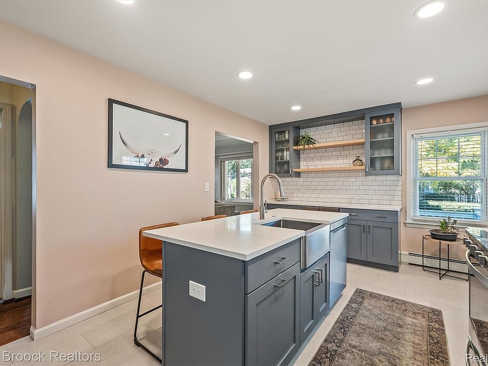 721 Leroy St, photo 14