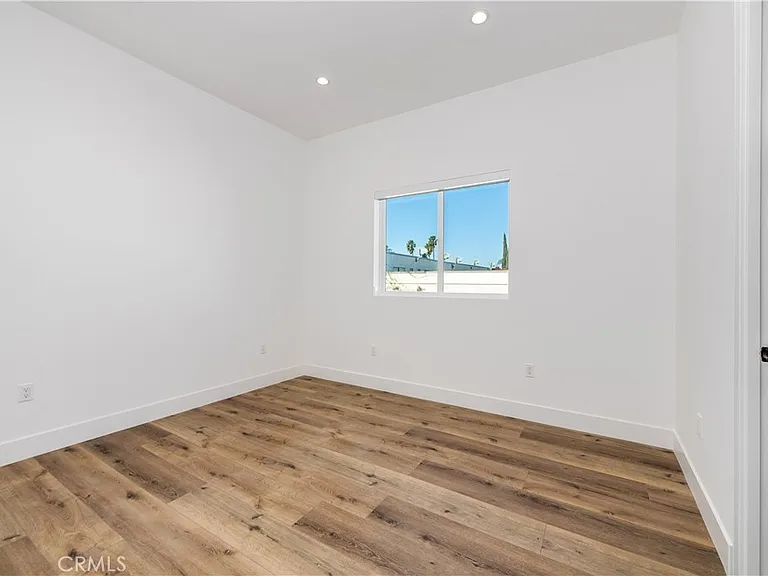 5044 Laurel Canyon Blvd — Photo 8