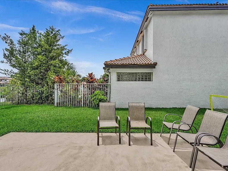7145 Crescent Creek Way #7145 — Photo 38