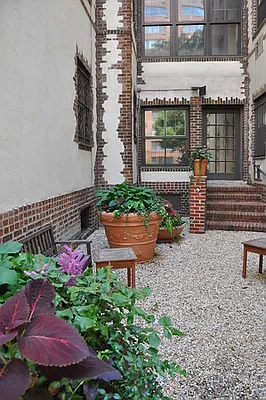 Rented by BSRG Realty | media 16